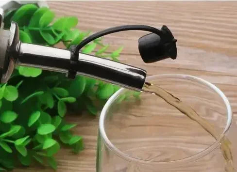 1PC Stainless Steel Oil Bottle Spout Pourer/Mouth with Stopper Flask Dry Red Wine Pot Bottle Cork Plug Olive Pourer Dispenser